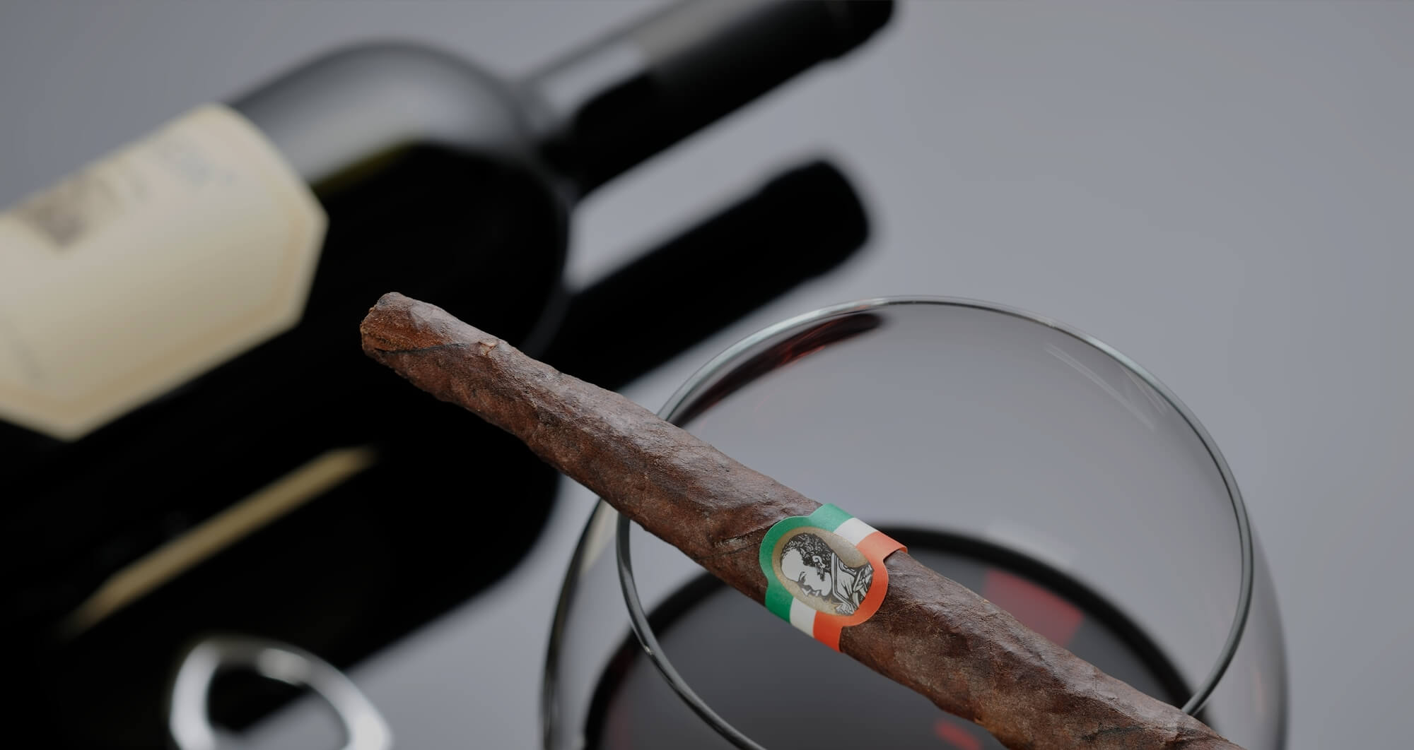 Aufbewahren, schneiden und teilen von Toscano-Zigarren