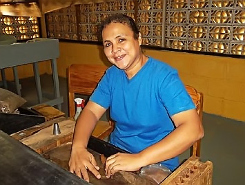 Die Kunst des Zigarren-Rollens in Passau