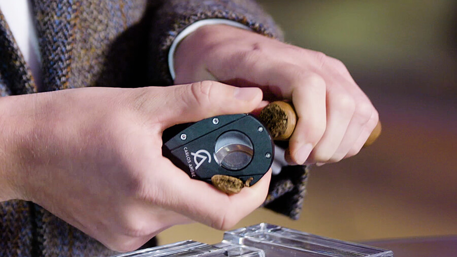 Zigarren anschneiden [\