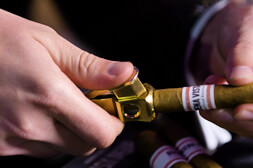 Zigarrelexikon erklärt: Zigarren-Kerbschneider