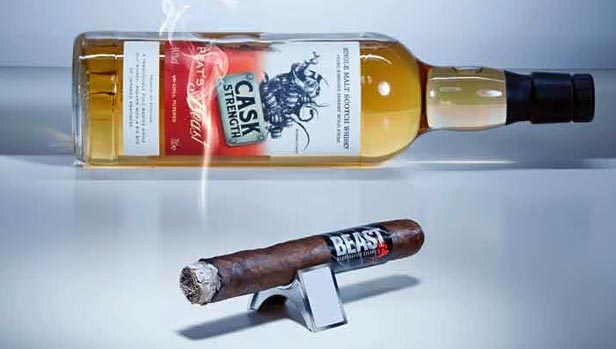 Zigarre und Whisky