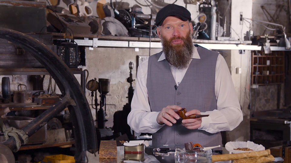 Neues Video: Pfeife stopfen mit Flake und Roll Cake Tabak