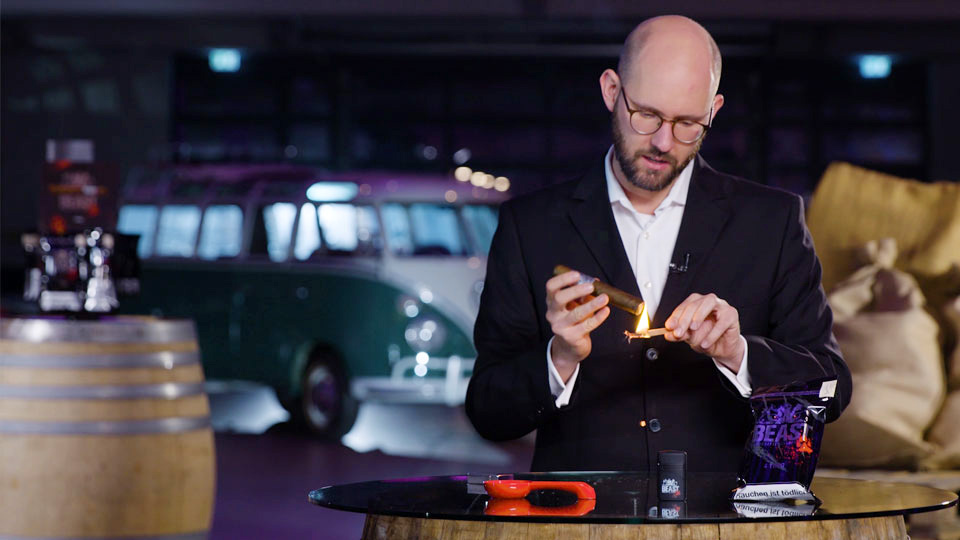 Neues Video: Zigarre anzünden mit Fidibus
