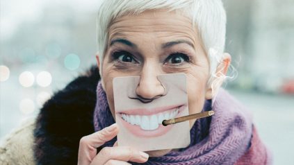 Lach-Yoga: Joggen im Sitzen