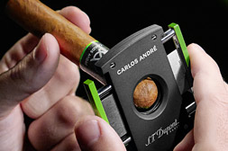 Zigarren anschneiden mit Zigarren-Cutter aus Metall