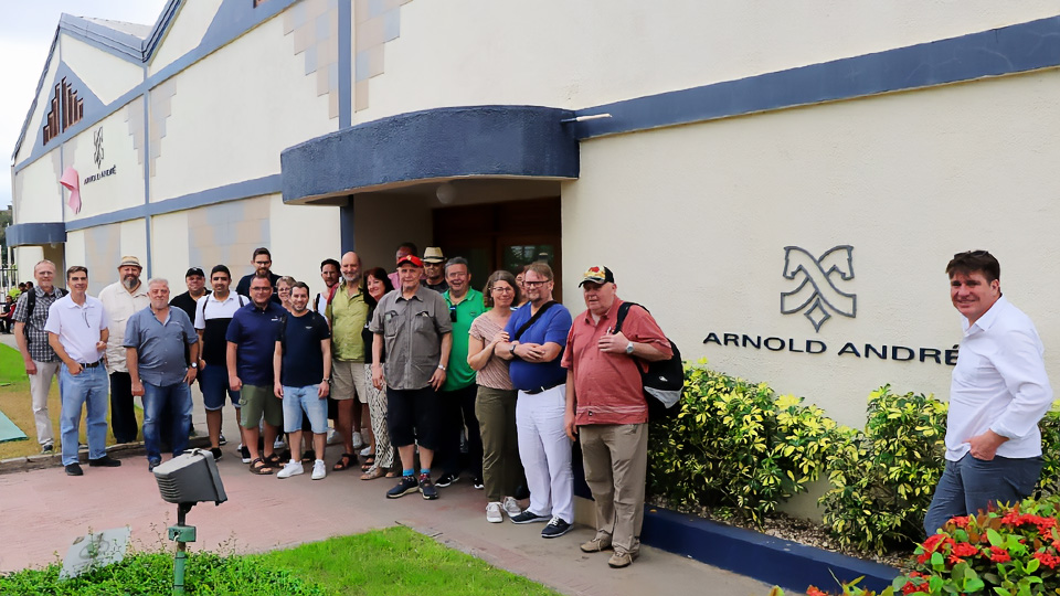 Die Reisegruppe bei Arnold André Dominicana in in Santiago de los Caballeros, Dominikanische Republik